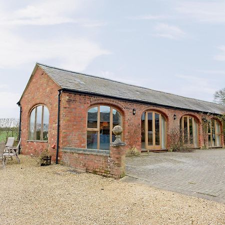 הוילה Church Stowe The Stables At Weedon Hill Farm מראה חיצוני תמונה